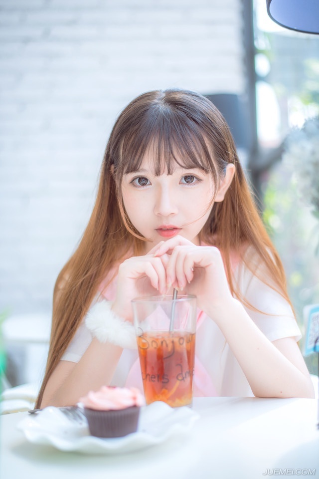 结婚以前在塞哥维亚的雪地里，已经换过了心，你带去的那颗是我的，我身上的，是你的。埋下去的，是你，也是我。走了的，是我们。